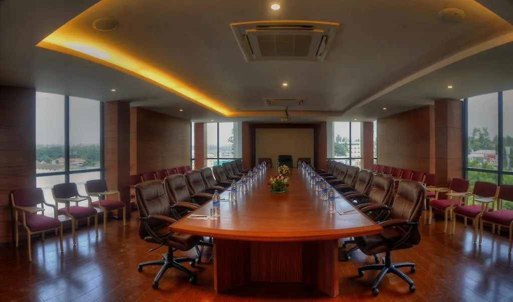 Hotel Le Ruchi The Prince Майсур 4*,  Индия
